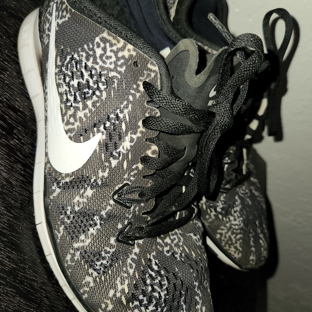 Nike Women running shoes